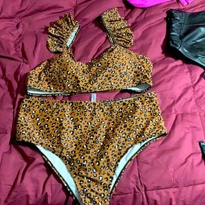 Leopard print 2 piece